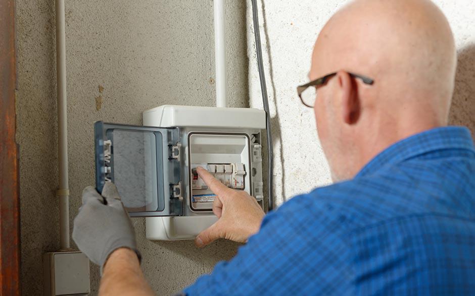 recherche travail électricien bâtiment Créteil